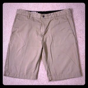 Volcom khaki shorts